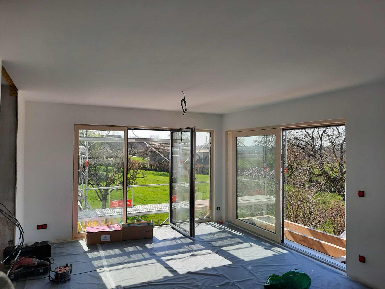 Extension contemporaine — menuiseries aluminium — vue 2