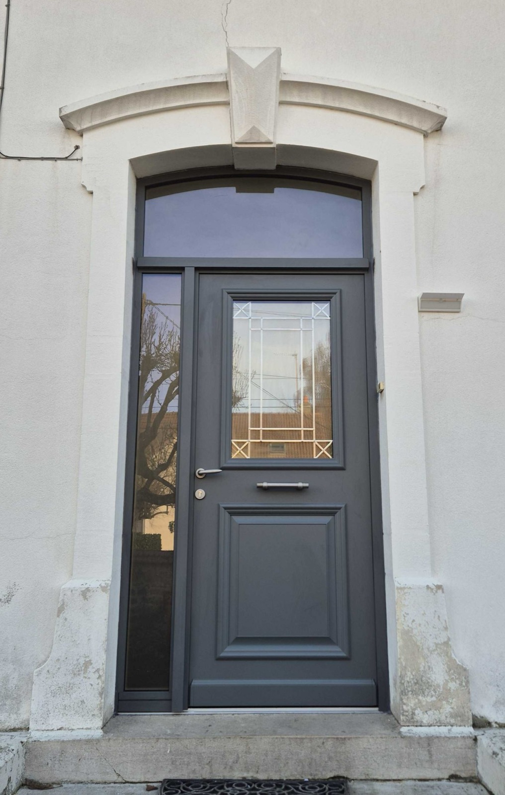 Porte d'entrée cintrée MINCO